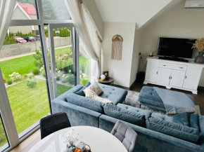 Barefoot Nendre Penthouse Apartment by the Sea